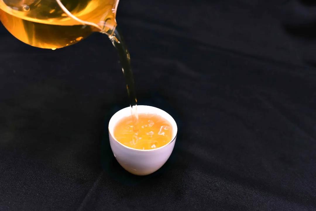 Waarom wordt thee na de Tang-dynastie nog steeds gebruikt voor thee?